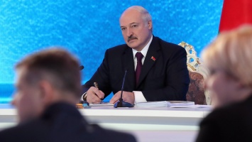 Лукашенко анонсировал встречу с Путиным и снова пожаловался на Россию