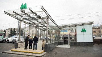 Цветы уже не купишь. Возле станции «Святошин» открыли обновленный подземный переход