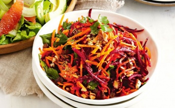 Сезонный салат для похудения из свеклы и капусты: рецепт от диетолога