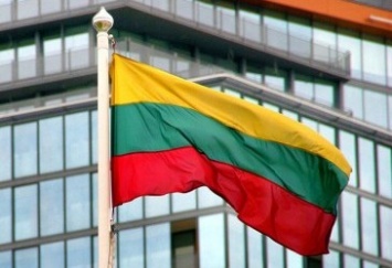 Украинцы смогут официально работать в Литве