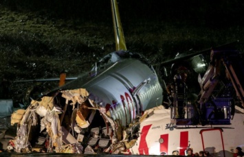 Крушение самолета в Турции: появилось видео падения лайнера и новые данные о раненых