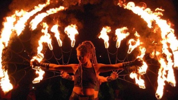 В Киеве на Певческом поле пройдет фестиваль огня: чем удивит яркое фаер-шоу
