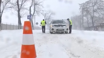 Все дороги в Одесской области перекрыты: в пробках застряли тысячи автомобилей
