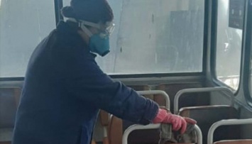 В Черновцах из-за гриппа и ОРВИ начали проводить дезинфекцию троллейбусов