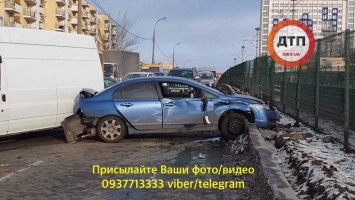 В Киеве перекрыли проезд транспорта через проспект Гузара: что случилось, - ФОТО