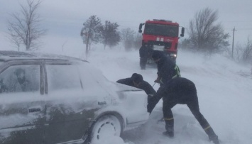 Одесчину замело, авто застряли в снежных заносах