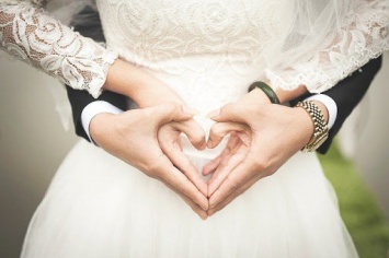 В Киеве и области зарегистрировать брак 14 февраля можно до полуночи: адреса