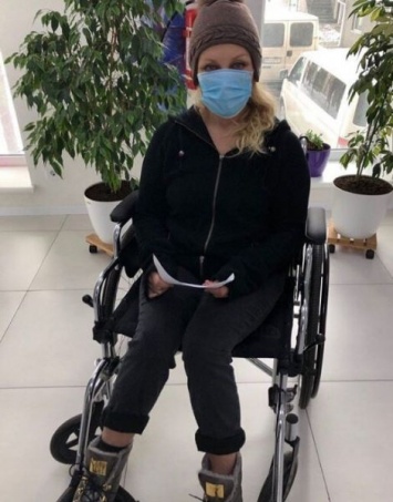 Передвигается в инвалидной коляске: Таисия Повалий показала фото из больницы