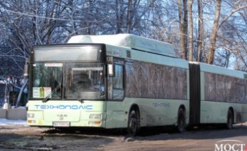В Днепре усилили санитарную обработку городских автобусов