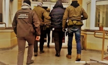 В Польше задержали граждан Азербайджана, Украины и Польши за фиктивное трудоустройство более 500 нелегалов