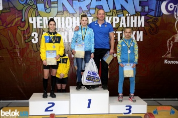 14-летняя штангистка из Одесской области стала мастером спорта