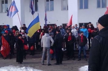 Общественники провели автопробег по Харькову, несмотря на противодействие националистов