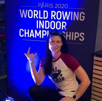 В Париже в свой день рождения николаевская гребчиха Елена Буряк стала чемпионкой мира