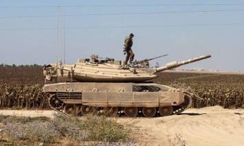 Израильская армия на танках атаковала объекты ХАМАС в ответ на запуск очередной ракеты из Сектора Газа