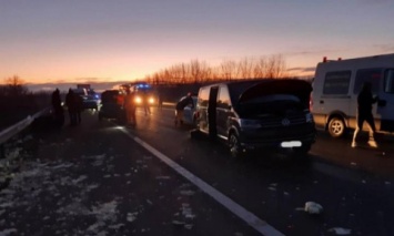 В Венгрии в результате аварии с пятью автомобилями погибли двое украинцев