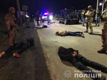 На Закарпатье полиция провела спецоперацию по задержанию членов преступной группировки