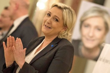 Ле Пен просит граждан Франции профинансировать ее партию