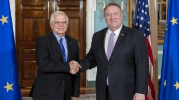 США и ЕС обсудили ситуацию в Украине: подробности переговоров Помпео и Борреля