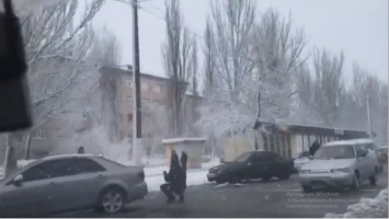 На центральном проспекте в Мелитополе произошла авария. ВИДЕО