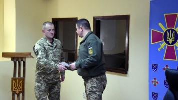 Командира базирующейся в Кривом Роге 17-ой танковой бригады наградили денежным сертификатом