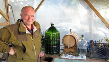 Спотыкач уже не актуален, в Закарпатье делают виски из местных киви (ВИДЕО)