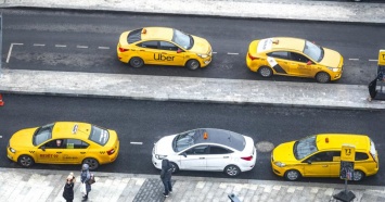 Озвучен средний заработок московских таксистов