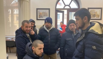 Суд РФ может продлить арест еще пятерым крымским татарам