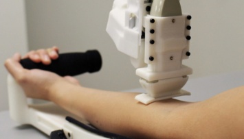 В США тестируют робота для забора крови - быстрее находит вену