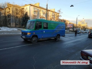 В Николаеве ищут свидетелей ДТП, в котором микроавтобус сбил на переходе военнослужащего