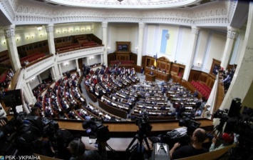 В Раде появился текст закона о поощрении украинцев к службе по контракту