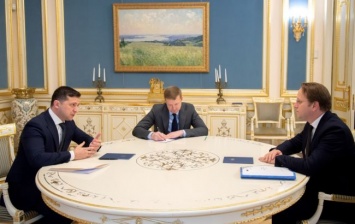 Зеленский обсудил с еврокомиссаром сотрудничество Украины и ЕС в 2020 году