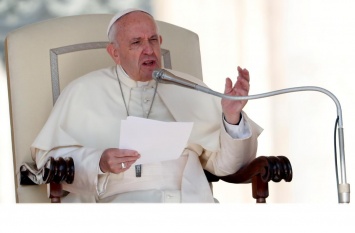 Папа Франциск проигнорировал предложения по ослаблению целибата священников