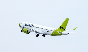 У вылетевшего из Риги самолета airBaltic заглох двигатель