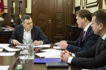 Кучер обсудил с руководителем Фонда госимущества перспективы работы заводов Электротяжмаш и Турбоатом