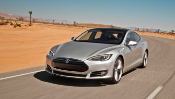 Tesla снова удаленно отключает автомобили