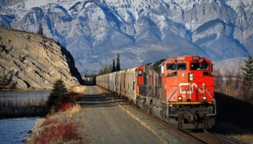 Из-за протестов в Канаде остановилась железная дорога