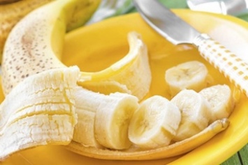 Бананы нельзя есть утром: диетолог назвал причину