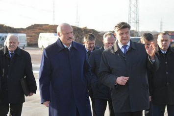 Лукашенко: Россия намекает на присоединение Беларуси