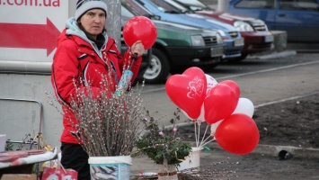 День Влюбленных в Никополе: воздушные шары и лепестки роз