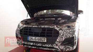 Появились свежие фотографии обновленного кроссовера Audi Q5