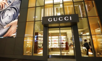 Gucci и Louis Vuitton обвинили в сговоре против сотрудников