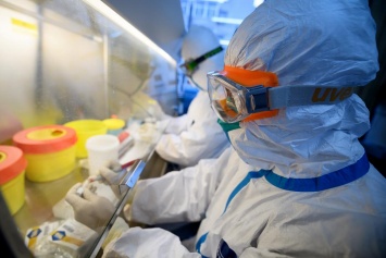 Китайской фармкомпании разрешили начать продавать возможное лекарство от коронавируса