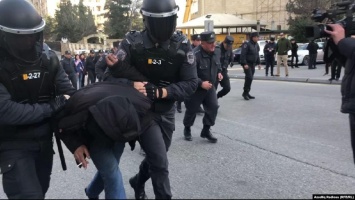 В Азербайджане разогнали акцию протеста и задержали оппозиционеров