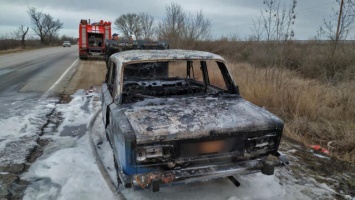 В Крыму загорелись три автомобиля