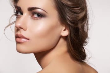 ТОП-3 ошибки в макияже, которые старят женщин