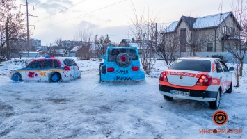 Рейтинг Информатора за неделю: храбрые подростки и полицейский автомобиль из снега