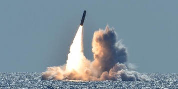 США сообщили о новых успешных испытаниях баллистической ракеты Trident II