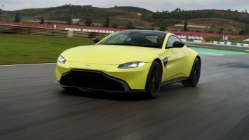 Aston Martin Vantage проходит трассу Нюрбургринг за 7 минут 43 секунды (ВИДЕО)