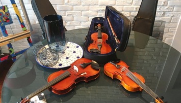 Проект "28. Музыка Достоинства": в Укринформе вручат скрипки для юных талантов