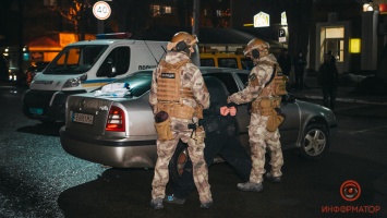 Задержание на Феодосиевской в Днепре: полиция перекрыла дорогу